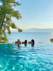 People at the infinity pool